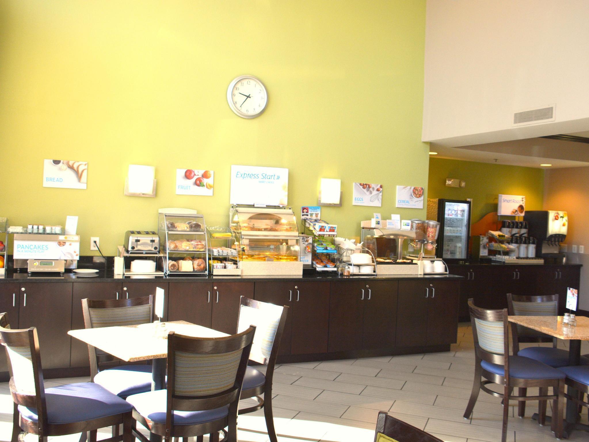 Holiday Inn Express Hotel & Suites Raleigh North - Wake Forest By Ihg Bagian luar foto
