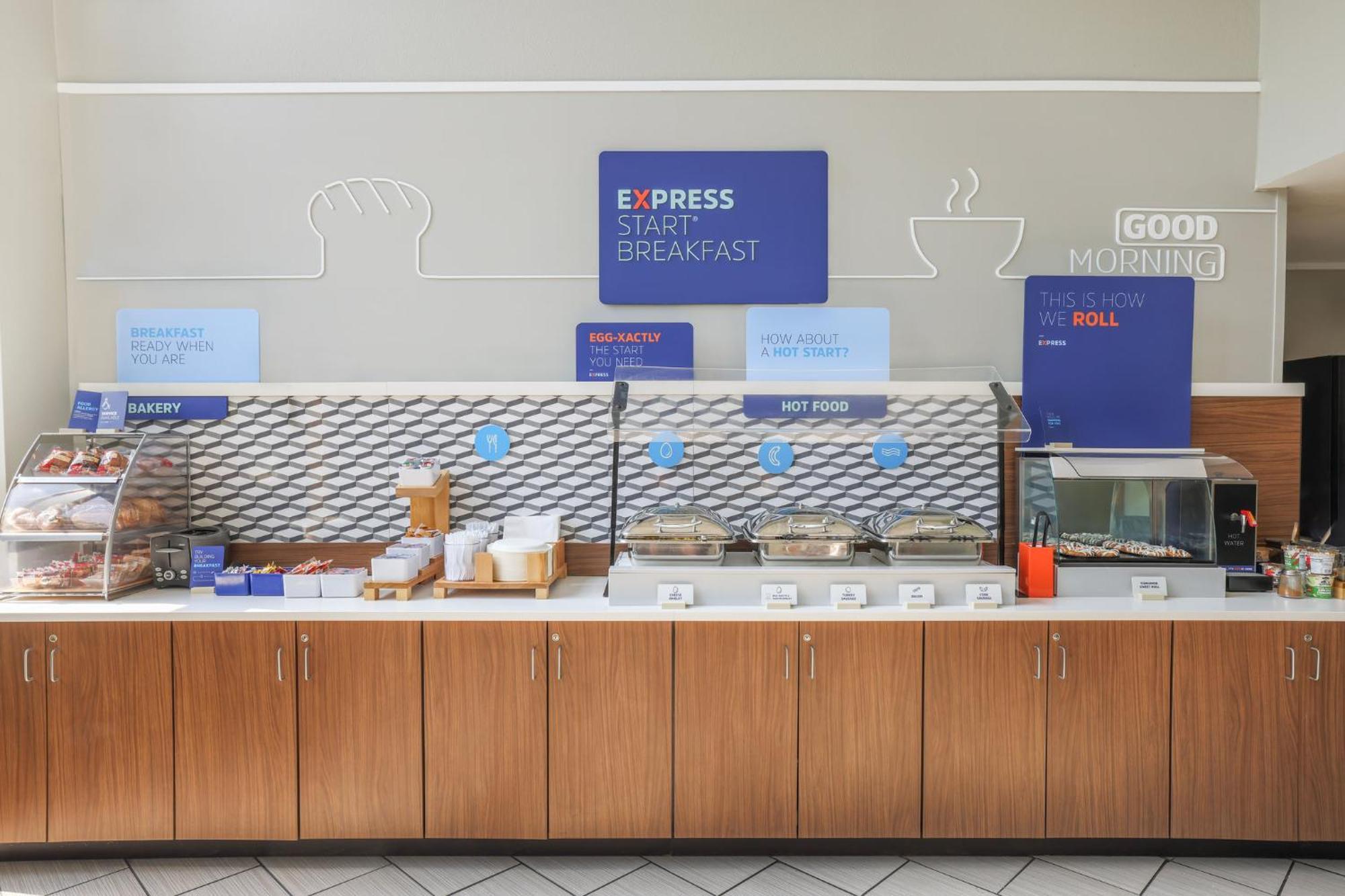 Holiday Inn Express Hotel & Suites Raleigh North - Wake Forest By Ihg Bagian luar foto
