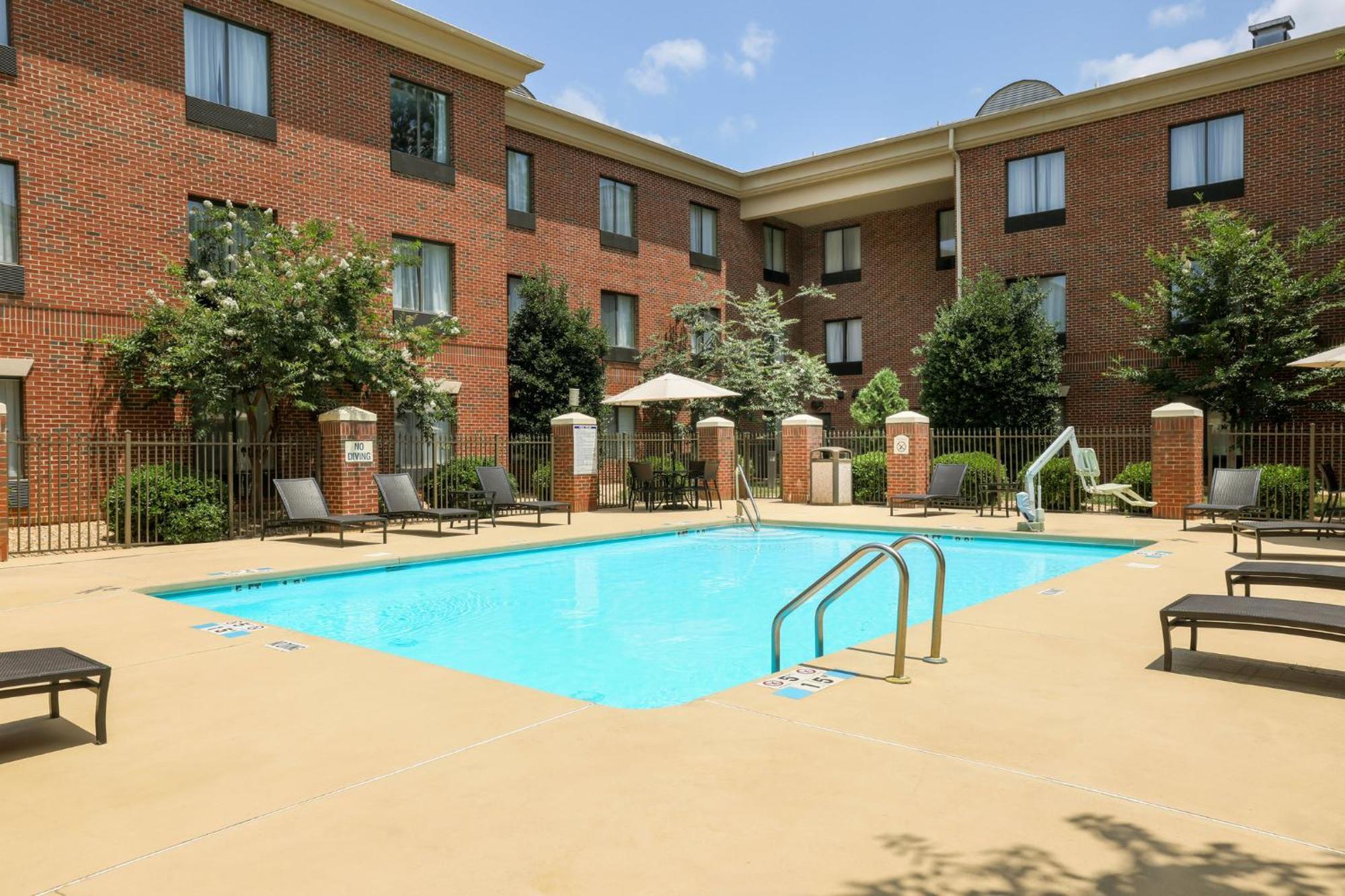 Holiday Inn Express Hotel & Suites Raleigh North - Wake Forest By Ihg Bagian luar foto