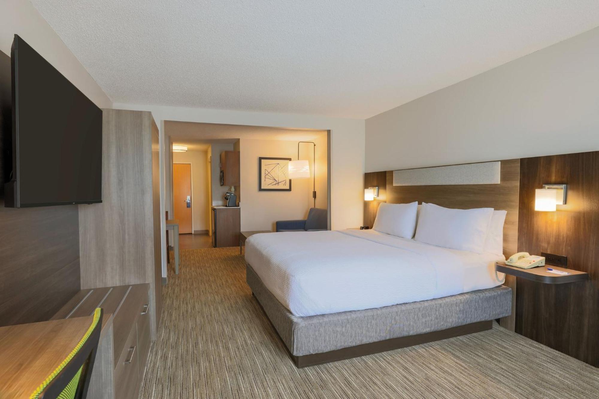 Holiday Inn Express Hotel & Suites Raleigh North - Wake Forest By Ihg Bagian luar foto