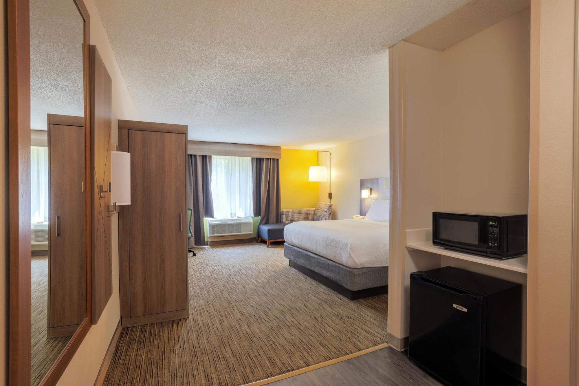 Holiday Inn Express Hotel & Suites Raleigh North - Wake Forest By Ihg Bagian luar foto