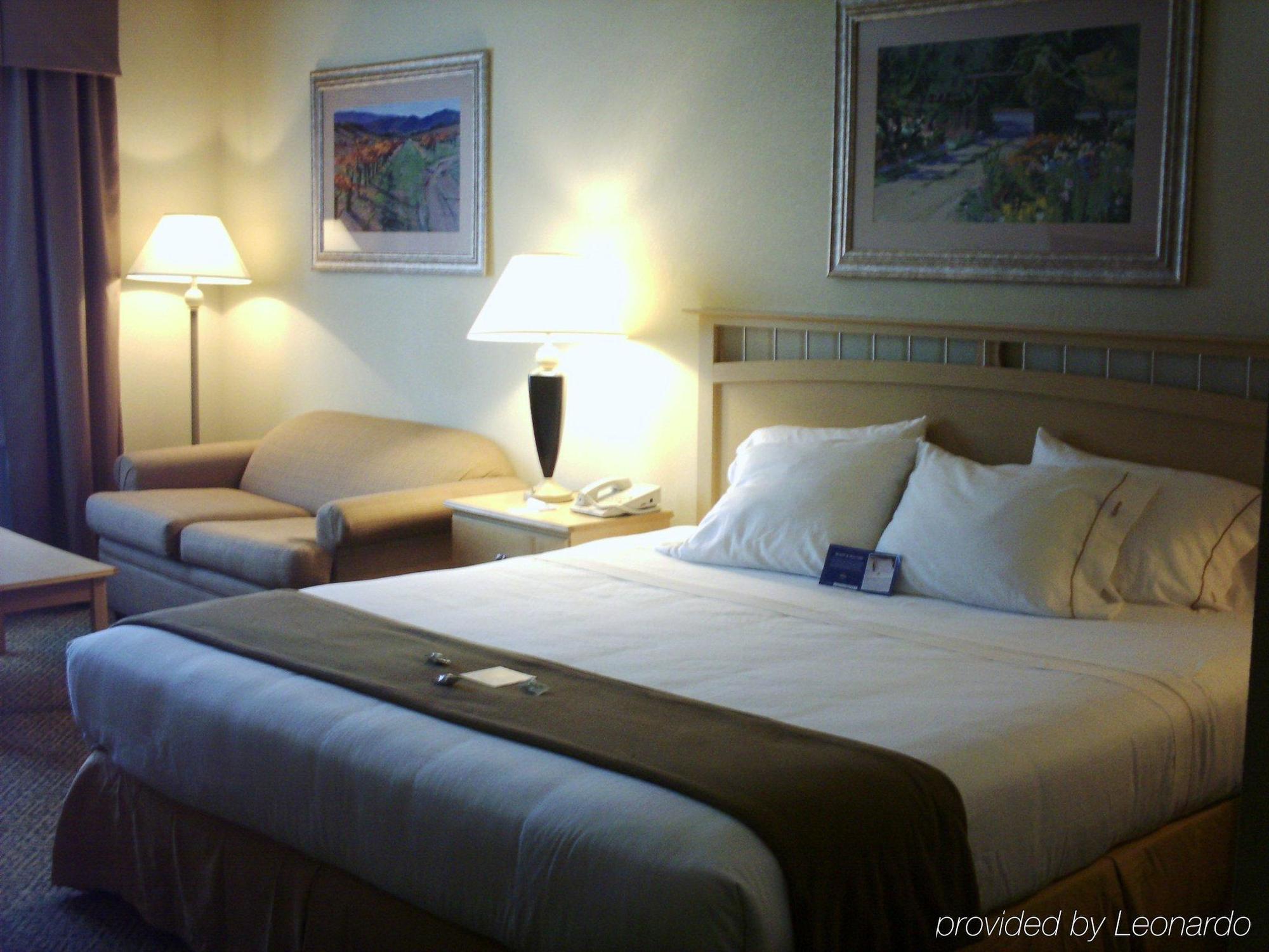 Holiday Inn Express Hotel & Suites Raleigh North - Wake Forest By Ihg Ruang foto