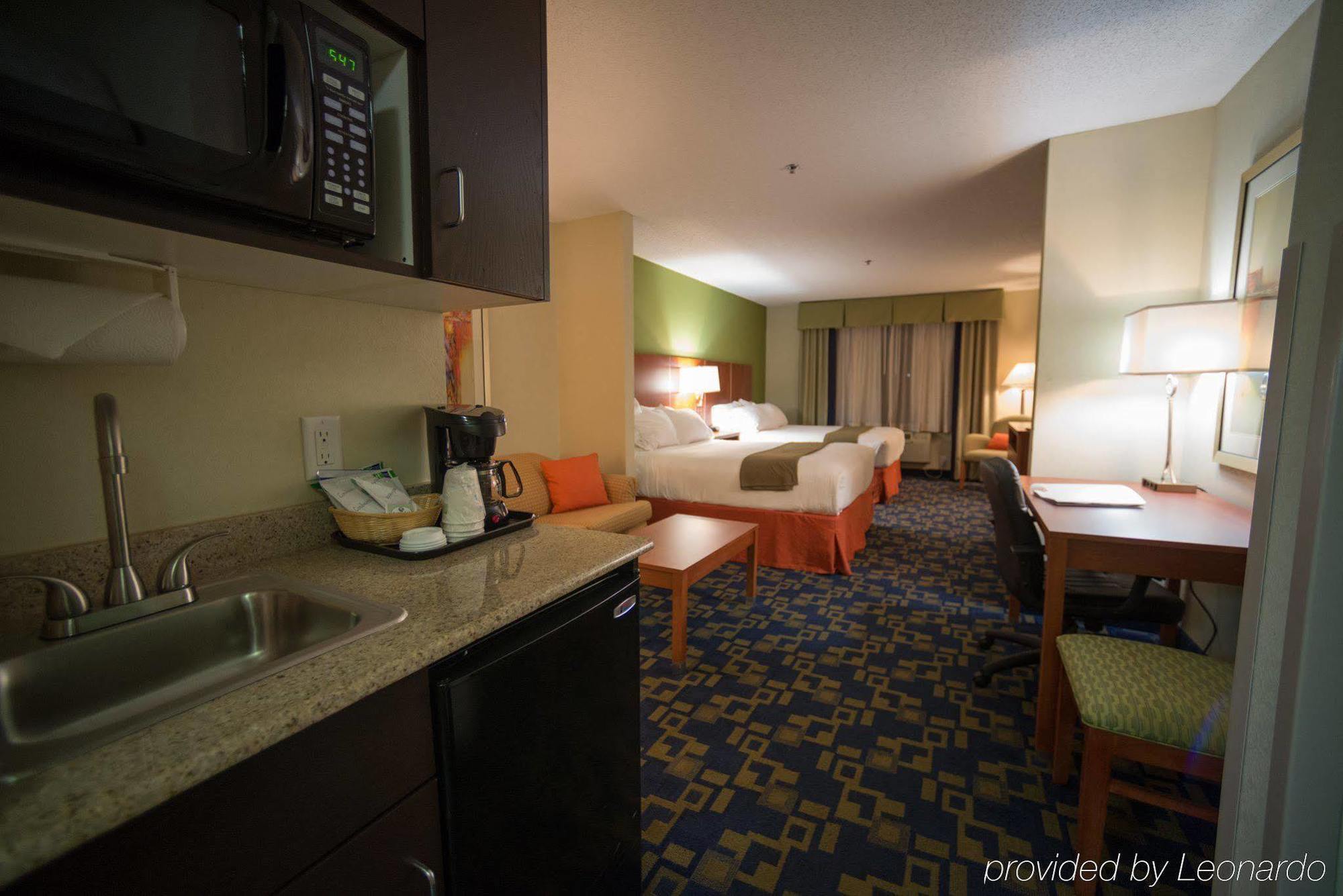 Holiday Inn Express Hotel & Suites Raleigh North - Wake Forest, An Ihg Hotel Bagian luar foto